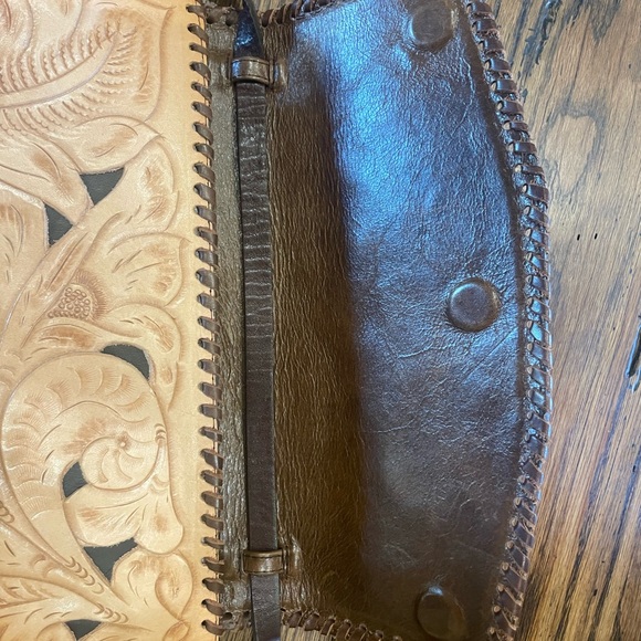 JUAN ANTONIO TOOLED CLUTCH - Picture 7 of 7